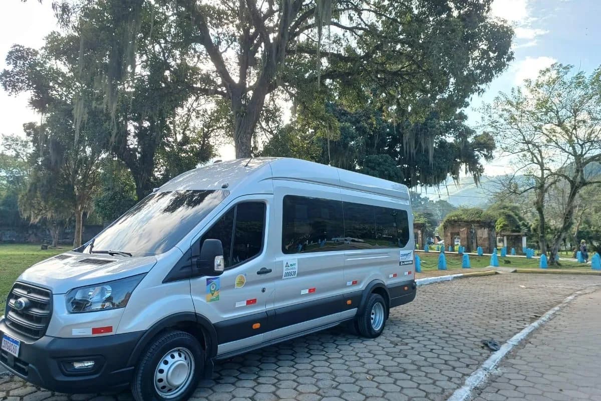 20-Seat Executive Van